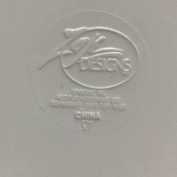 Barbie 1996 Heart Plate holding Dog - Picture 4 of 4